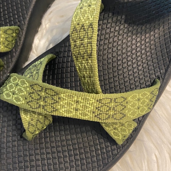 Chaco Black and Green Sandals size 9 excellent condition see all photos - Picture 2 of 12